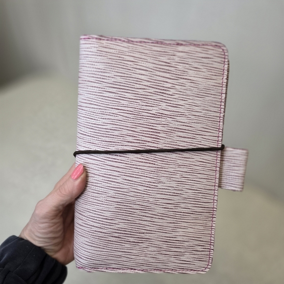 Planner Perfect B6 Slim Leather Traveler’s Notebook - Blush Epi / Pink - Picture 2 of 11